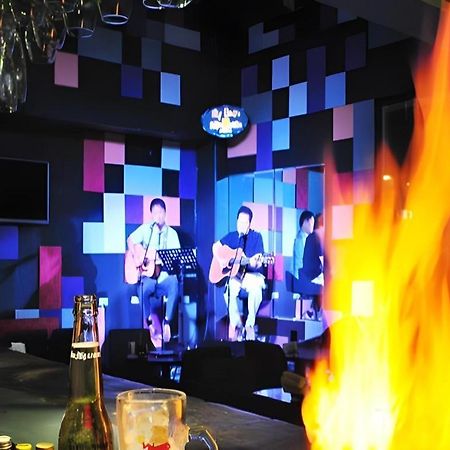 Hive Hotel Quezon City Eksteriør billede