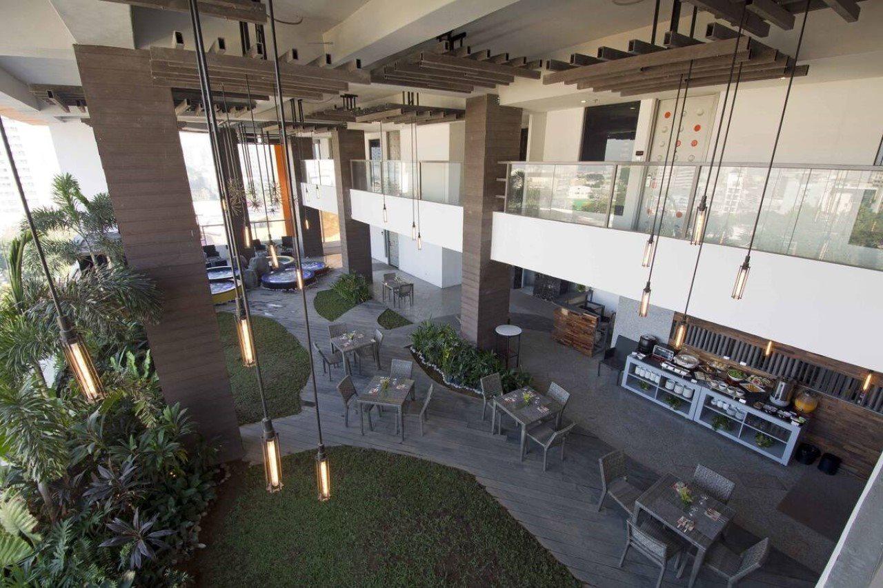 Hive Hotel Quezon City Eksteriør billede
