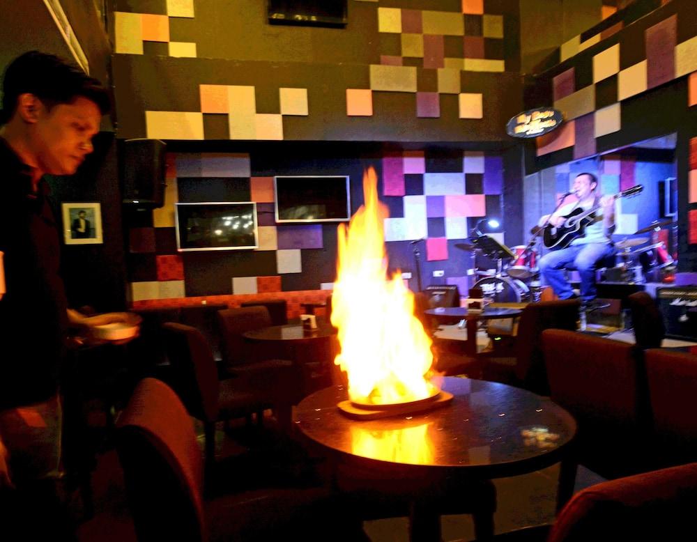 Hive Hotel Quezon City Eksteriør billede