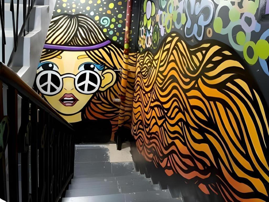 Hive Hotel Quezon City Eksteriør billede