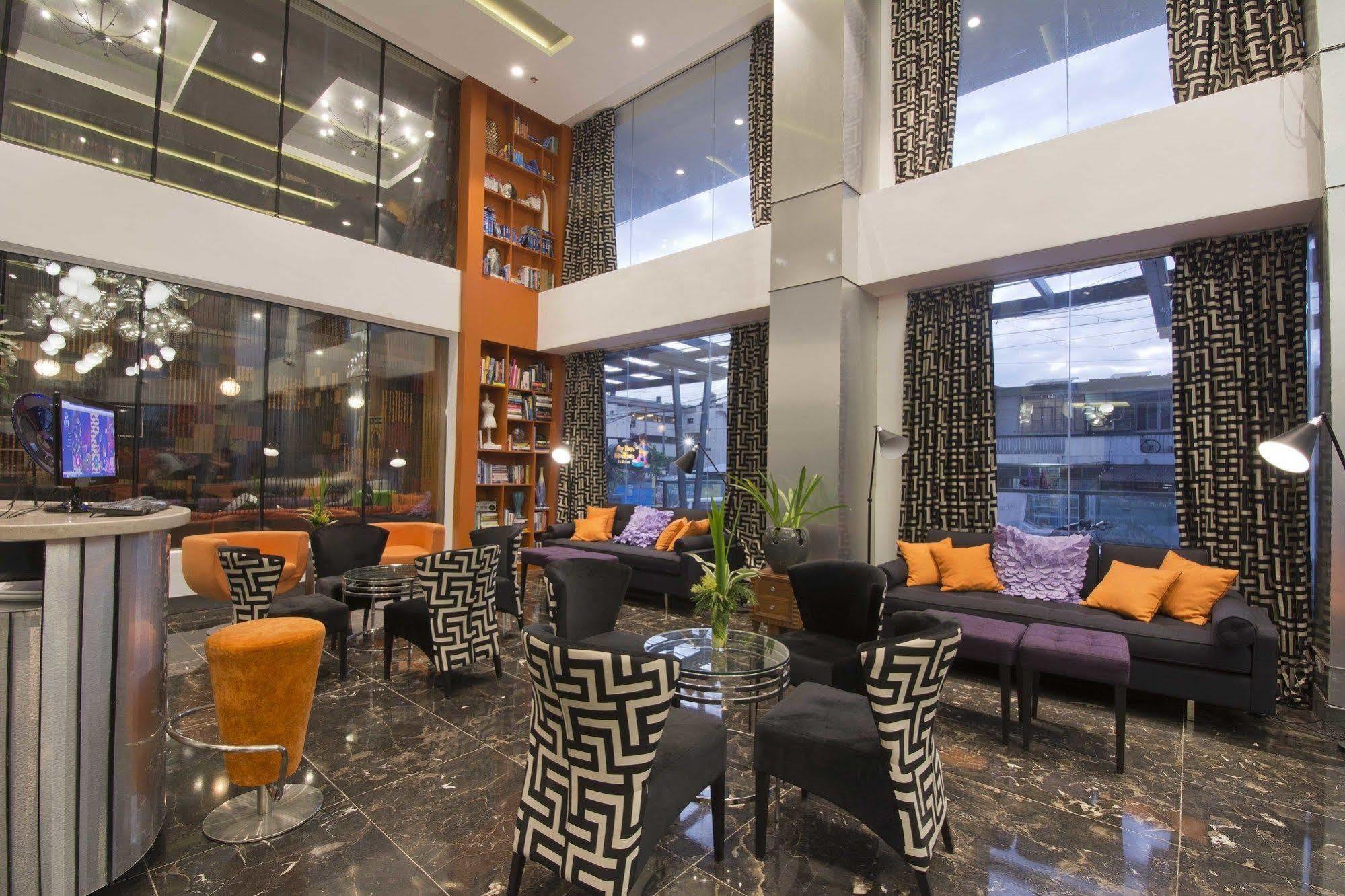 Hive Hotel Quezon City Eksteriør billede