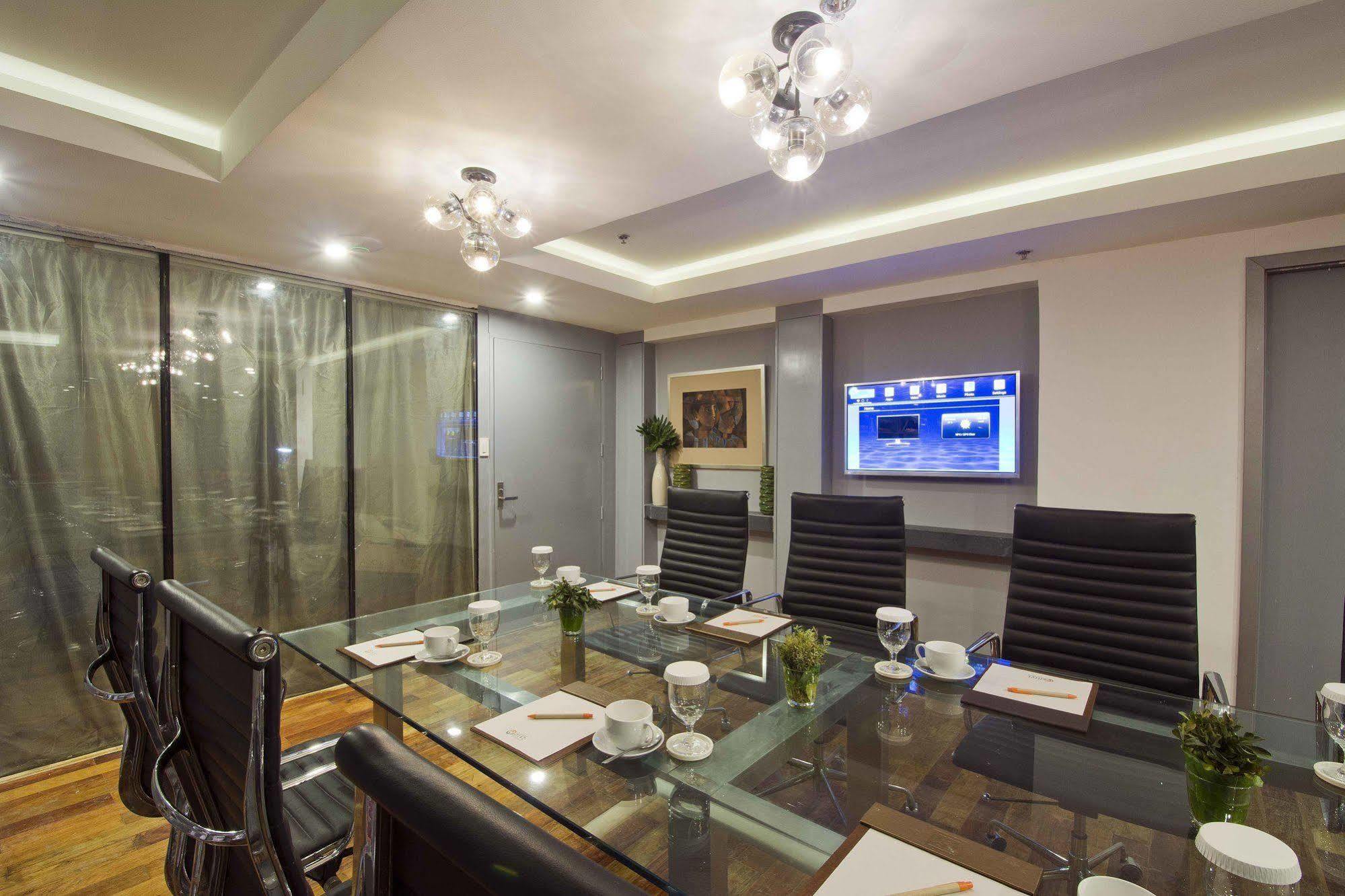 Hive Hotel Quezon City Eksteriør billede